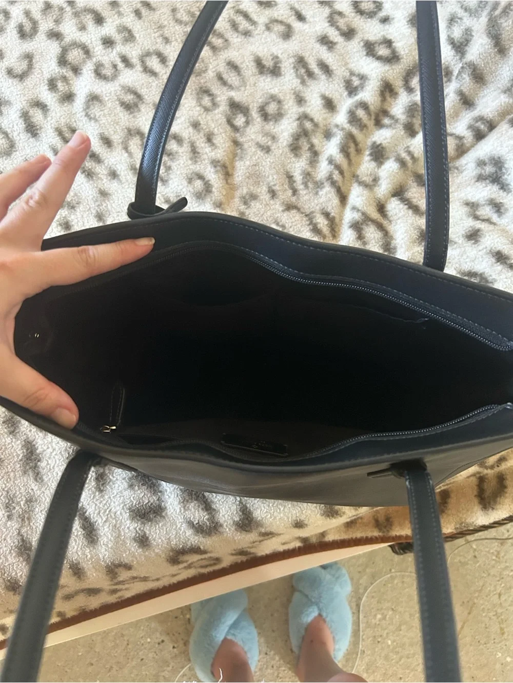 kate spade black leather tote with luggage tag charm